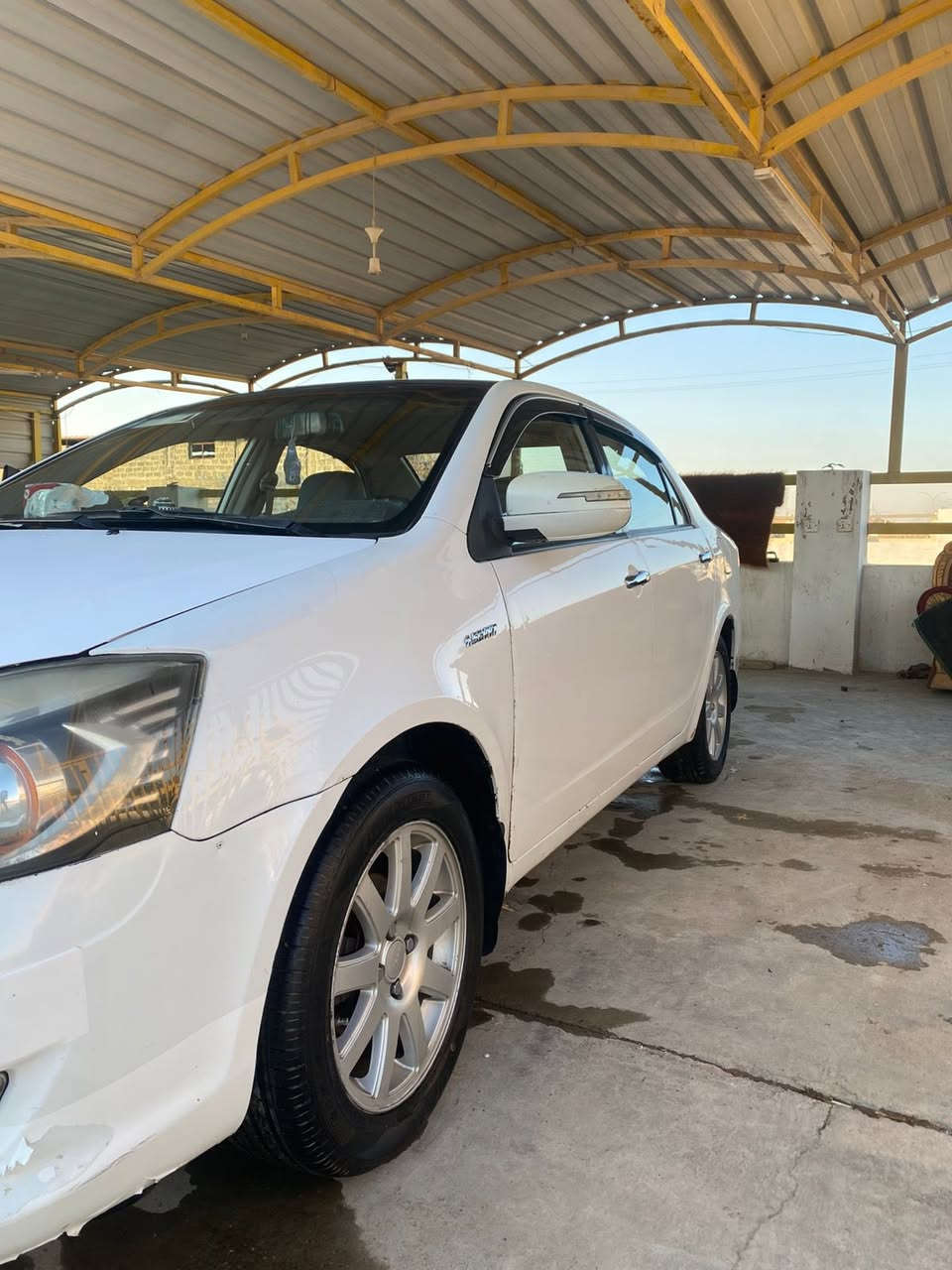 السلام عليكم جيلي موبل للبيع 2013 كفاله عامه 
كير محرك صدر شرط تخم تاير كبل يومين شاده تبريد ثلج تدفئه نار ويل كب حساسات خلفيه شاشه اندرويد كامره خلفيه لايت زنون الاصلي اربع جام كهرباء سياره كامله ماناقصها برغي كفاله عامه من كلشي رقم بغداد دولي سنويه جديده هزه جديده تحويل ثاني يوم السعر ٥٦ بيها مجال للاستفسار ***********
