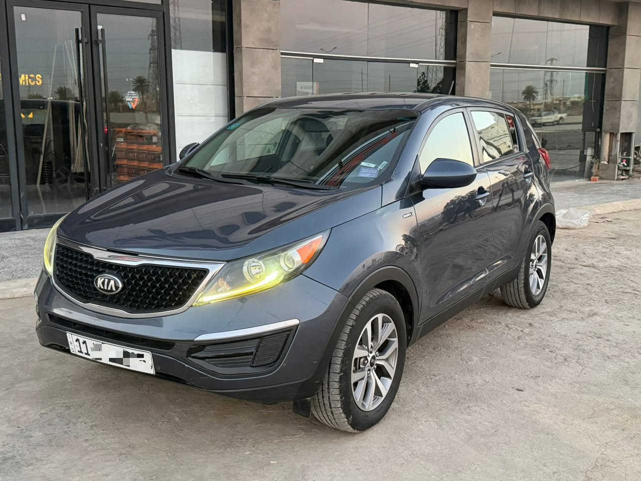 من رخصه الدمن
للبيع سبورتج 2016امريكيً.  ***********
حادث بسيط كلين.  سياره جديده وضع شركه 
ماشيه ٨٨جديده معنى كلمه السعر ١٣٤ورقه 
مكينه ٢٤٠صاروخ شرط بطناش 
تخم تاير ياباني صدر ١٠٠/١٠٠ غرفه سياره ريحه شركه بيه  حادثه فقط جاملغ راجع نفسه تعتبر كلين جاهزه آخر حبابه كله عله وضع شركه
