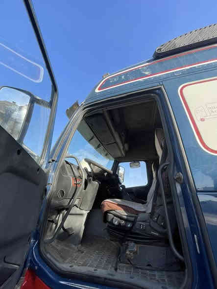 سلام عليكم 
فالفو موديل ٢٠٠١ بلادي مجموعة 
سيارة كفالة. عامة 
شرط تحويل
سعر ١٧٥ ورقة مجال قليل 
مكان اربيل 
***********
***********
