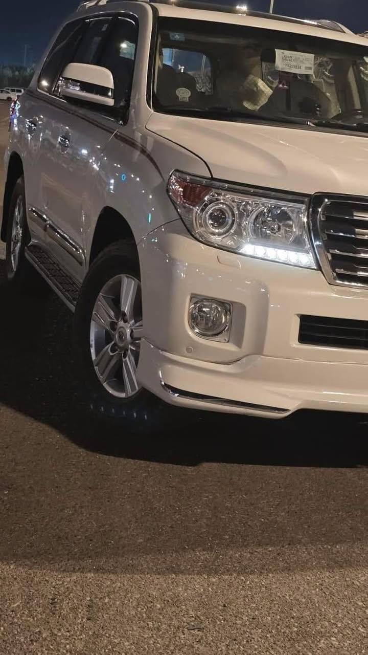 بسم اللّٰه الرحمن الرحيم
سلام عليكم
للبيع  لاند كروز 2015

((((محرك 6 سلندر )))))) 

ماشيه 105  حقيقي 
 المواصفات بريم معروفه 
٧ راكب
٣ قطع تبريد
تحكم ستيرن
فتحة سلايت روف 
كشنات جلد 
ثلاجة
كامره خلفيه
حساس خلفي  حساس امامي
زراكات مري شفط كهرباء
تخم تاير امامي خلفي
نظام تزحلق نظام نزول منحدرات 
مثبت سرعه دفع رباعي 
وبيها مظومه لايتات عالي وناصي مشدود لها وكلهن أضويه بيض
بصمه تشغيل وابواب بصمه  رقم بغداد تحويل مباشر باسمي السياره كلش حلوه وجديده وجاهزه من كل النواحي كير مكينه صدر تايرات دهن فلاتر بلاد  مسويلها عنايه كامله بالمركز 
بيها بارد جزء بصيط بالباب والدعاميه الاماميه صبغ فقط

 
📞***********
