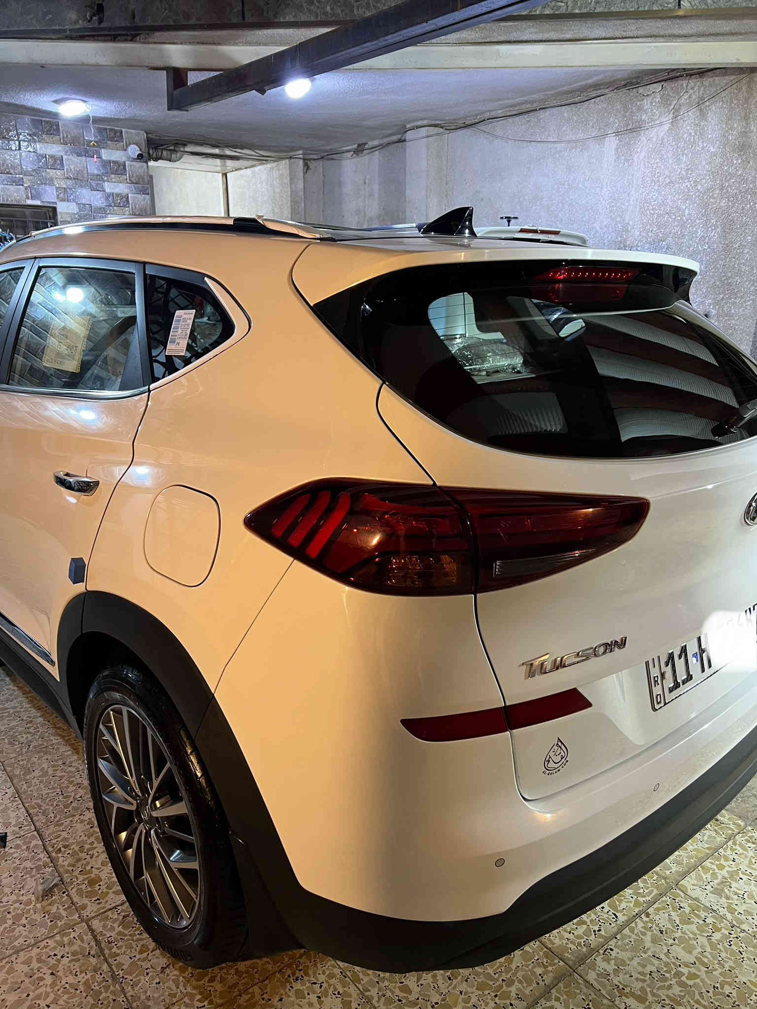 السلام عليكم 
توسان 2019 شركه الكاصد كوري اصلي سياره وضع الشركه 
بعدها مكفوله كفاله من الصبغ والبارد والشخوط ماشيه 33 حقيقي سياره بعدهه زيرو لزكات الشركه ونايلون شركه بعده بيهه بصمه لاخ بعدهه مامفتوحه كتلوكات شركه بعده سبير والعده بعدهه مانزله سياره كلهه وضع شركه مكينه كير صدر كله بعده عل شركه سياره فول الفول اعله فئه بل توسان رقم بغداد الجديد دوالي هزه جديده وسنويه بسمي جديده اتصال *********** مكاني بغداد
