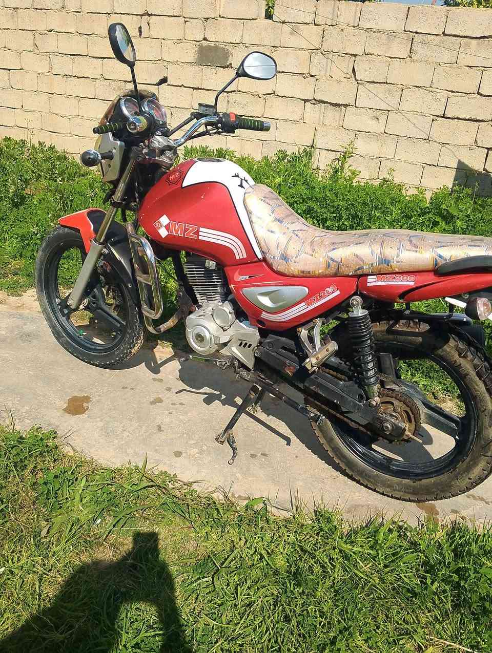يوجد موطور للبيع Mz عالي موديل 2020 محرك 200
سعر 900 وبي مجال 
*********** للاتصال
