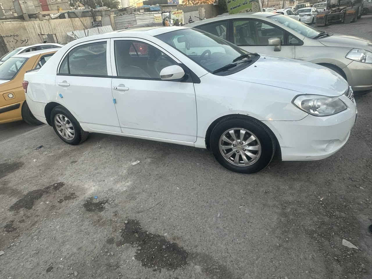 السلام عليكم بي واي دي للبيع مديل 2013 رقم بغداد ب اسمي كير محرك في حاله جيده بدون صبغ 

مكاني بغداد الشعب *********** السعر 60 وبيها مجال بسيط
