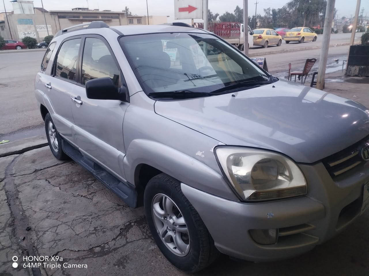 السلام عليكم  
كيا سبورتج وارد كوري 
موديل 2008
مكينه اربعه سلندر مامفتوحه 2000
بيها صبغ نص باب النفر بدون دواخل بدون جراد 
 مكاني موصل الايسر
رقم اربيل الماني 
حساسات 
كامره 

***********
***********
