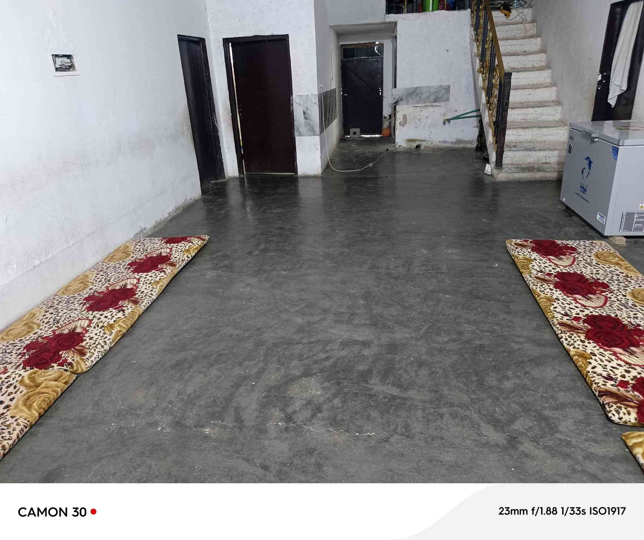 السلام عليكم دار في حي المختار للبيع المساحه 650 متر يحتوي على غرفتين وصاله وديوانيه ومطبخ وحمام الجنس عقد زراعي مروج بي معامله ومسجل بالبلدية( اقرب نقطه داله جامع ابو طلحه ) السعر 55 مليون للاستفسار / ‏‪***********‬‏
