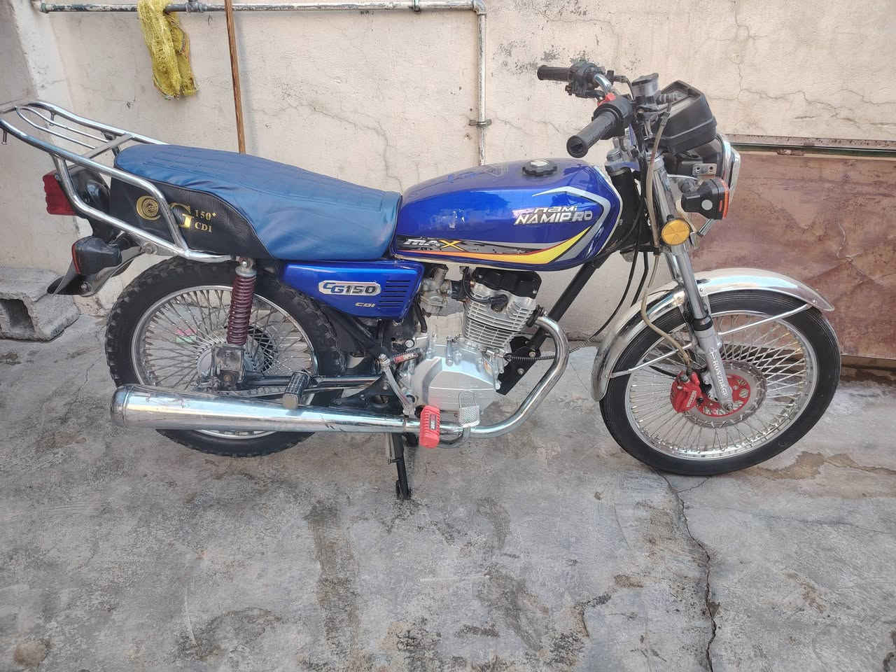 سلام عليكم دراجة لبيع موديل 24 نامي برو محسن اربعه كير مابيه نقص سعر ٤٣٠ وبيه مجال ***********
