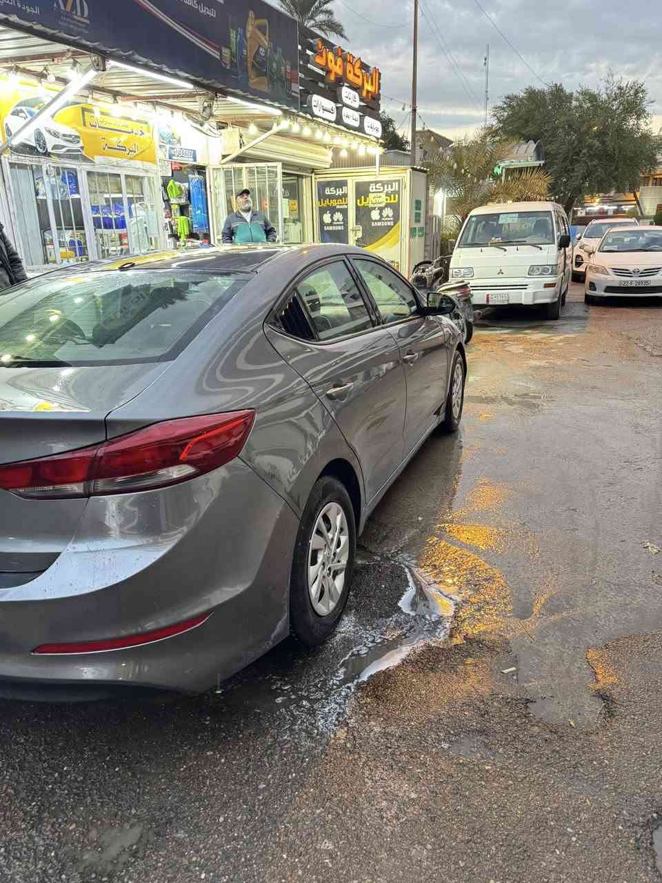 سلام عليكم النتره موديل  2018 وارد أمريكي سرقها دعاميه فقط و مكينه 2000 كير عادي سياره بدون حادث بدون صبغ سياره مكينه و كير ممفتوحا  السياره جاهزه رقم بغداد باسمي تحويل مباشر سعر سياره 120 ورقه  //***********
