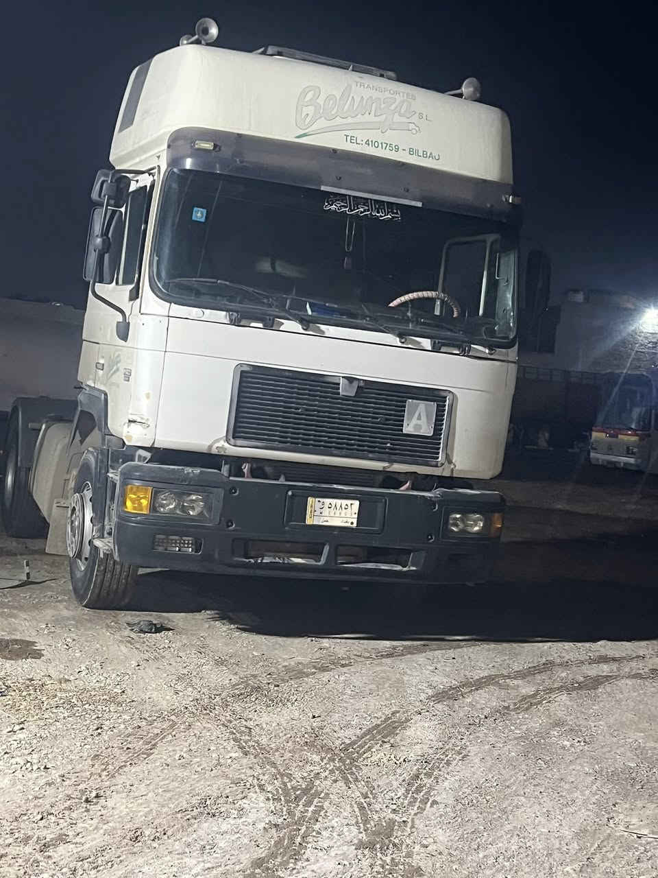 السلام عليكم سياره مان للبيع مد يله ١٩٩٣مكينه وكير مكفول مكينه سايس عشره ع مال تجاره قلق عالي اكسن جياف رقم بغدادمشروع وطني سنويه سنه ٢٨تنتهي السعر ***********
