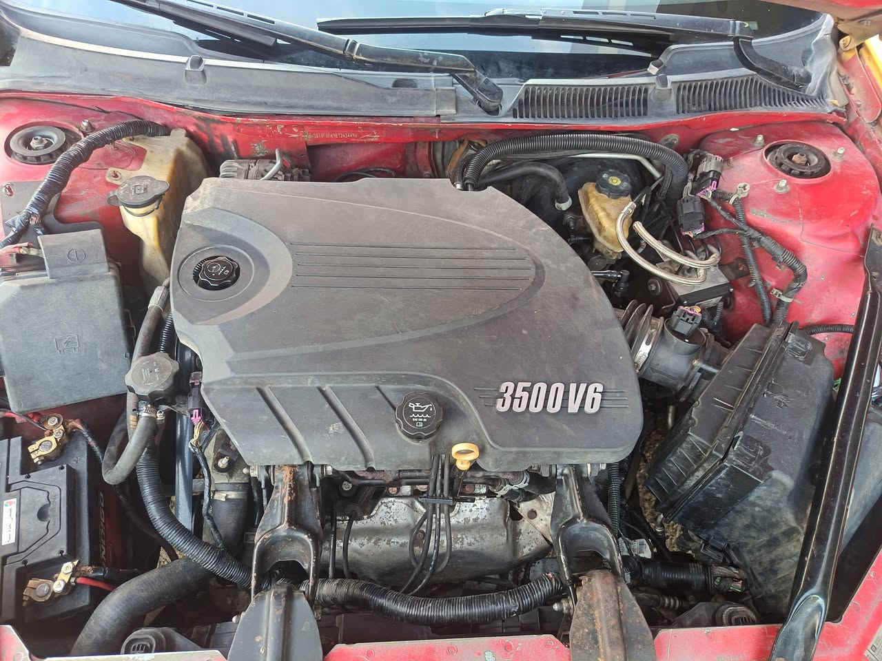 سلام عليكم امباله موديل 11انكليزي تحولي مباشر مكينه وكير وضفيره وكهربائيات جديده خيرمن الله تبريد شغال وحداديه 90/100 مصفره غرامات هيئه ومورو /***********السعر 65وبيها مجال
