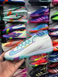 اير زوم اصلي وكاله   قياسات 40/41/42/43  تجهيزت حيدر سيزر   0773915745...