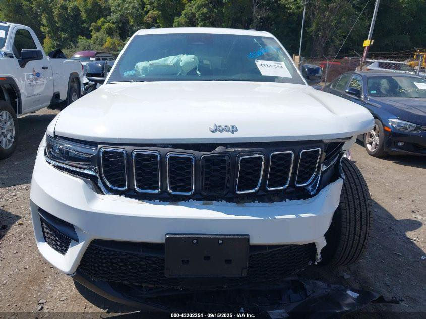 السلام عليكم 
للبيع 
JEEP 
فئة لاريدو 
موديل 2025 
مواصفات 
فتحة
بصمة 
هندبريك اوتو 
شاشة كامرا
رادرات 
مواصفات الاريدو المعروف 
ماشية 6000 mi 
السياره بلطريق 
توصل يوم 27/3  عمان 
ترهم لمن لديه كتاب شهداء 
للاستفسار عن السعر وباقي التفاصيل 
زيارة موقع شركة
كاليفورنيا للمزادات الامريكية والكندية 
بغداد حي الخضراء
***********
نعمل بنظام العربون لحين وصول السياره
