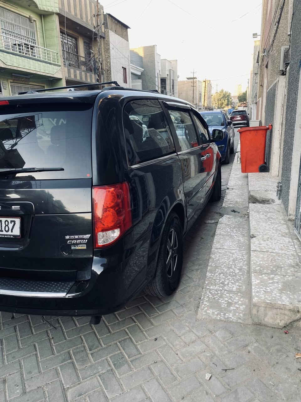 السلام عليكم دوج كرفان 2012للبيع او مراوس 
 ب جارحر  اوباما 
رقم بغداد الدولي مميز  بسمي 
فول مواصفات   VIP. الفئهSXT
محرك 6 سلندر حجم 3.600
سياره 7 راكب 
تبريد مركزي 3 قطع +تدفئه
شاشه وكامره خلفيه +شاشتين بل قماره  DVD
تحكمات ستيرن مثبت سرعه 
شاشه اعطال 
كشنات مخمل +كشن السايق كهربائي ومساج
بيبان كهرائيه 
تشغيل عن بعد 
فتح ابواب عن بعد 
دواسه بريك كهربائيه 
تحكمات ستيرن 
جام كله كهرباء
كشنات سياحي بلع مفصوله 
فرس وسطي 
بصمه + سنتر لوك 
نضام ايكو سياره اقتصاديه 
كير  دبل اوتماتيك +عادي 
وبعد بيها هواي مواصفات 

السياره وارد امريكي كندي بدون ضرر
ولا حادث داخله كلين 
وتقريرها موجود  
بل عراق 
بيها جراد  وشخوط بس بدون ضرر وصابغهن عل ايدي 
والسونار مرفق بل منشور 

صدر جديد باتري تخم تاير كله جديد 
كير مكينه كفاله شادهن قبل ٥ اشهر 
عليها ادامه كامله 
السياره مال بيت  ونضيفه حيل 
مابيها نواقص 
سعرها. 150 وبيها مجال للشراي
مكاني 📍ديالى بعقوبه


**إذا كنت صاحب هذا الإعلان وتريد حذفه لأي سبب، رجاءا أرسل رسالة إلى الدعم الفني**