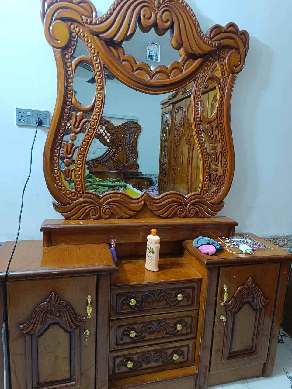 يالله سلام عليكم غرفه للبيع
كامله ونضيفه ما ناقصه شي
كنتور ابو 6
جربايه 
دوشك مال جربايه 
ميز مرايه 
كومديات مال جربايه 
ميز شاشه 
زاويه 
غرفه كامله ونضيفه 
صاج اصلي الثقيل 
سعره 750
عنوان قضاء الغراف 
شراي اتصال عل رقم 
***********
