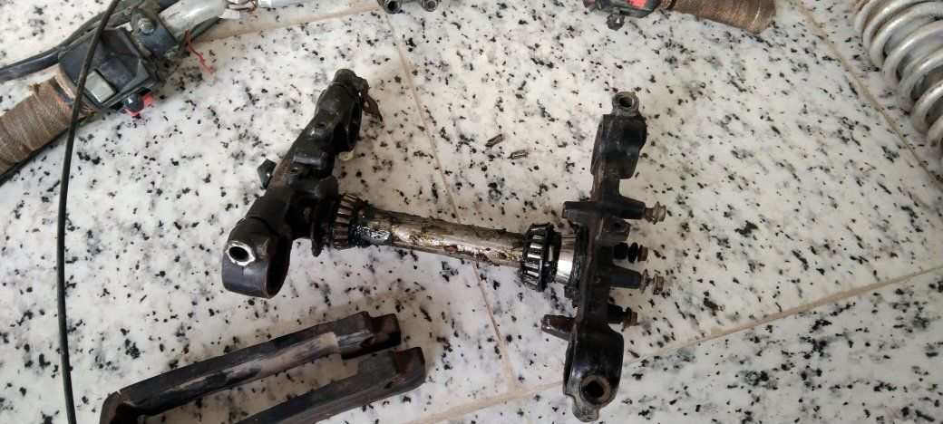 تايرات قفاز ياباني 
جوب إمامي خلفي 
ويل حجم 21 و18 17 
دشالي دسك بنز 
سيم ويل حجم 21 و18 17 
تانكيات 
المكان ميسان توصيل موجود جميع المحافظات 
*********** واتساب
