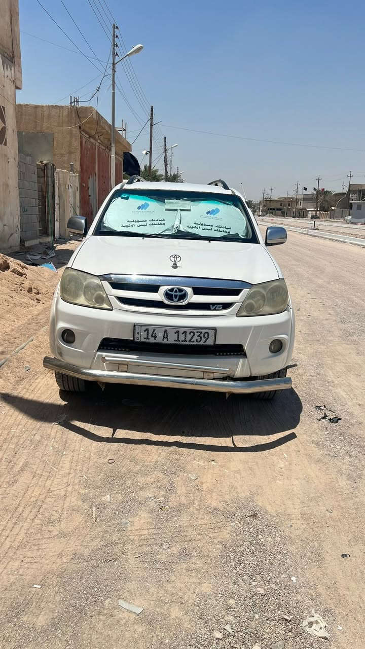 تويوتا فور جنر موديل 2006 السيارة نظيفة و حلوة تبريد حدادية مكينة كير السيارة ب اسمي سنوية جديدةو  رقم جديد 
السعر : 105
العنوان : البصرة الزبير دور الضباط
الهاتف : ***********
