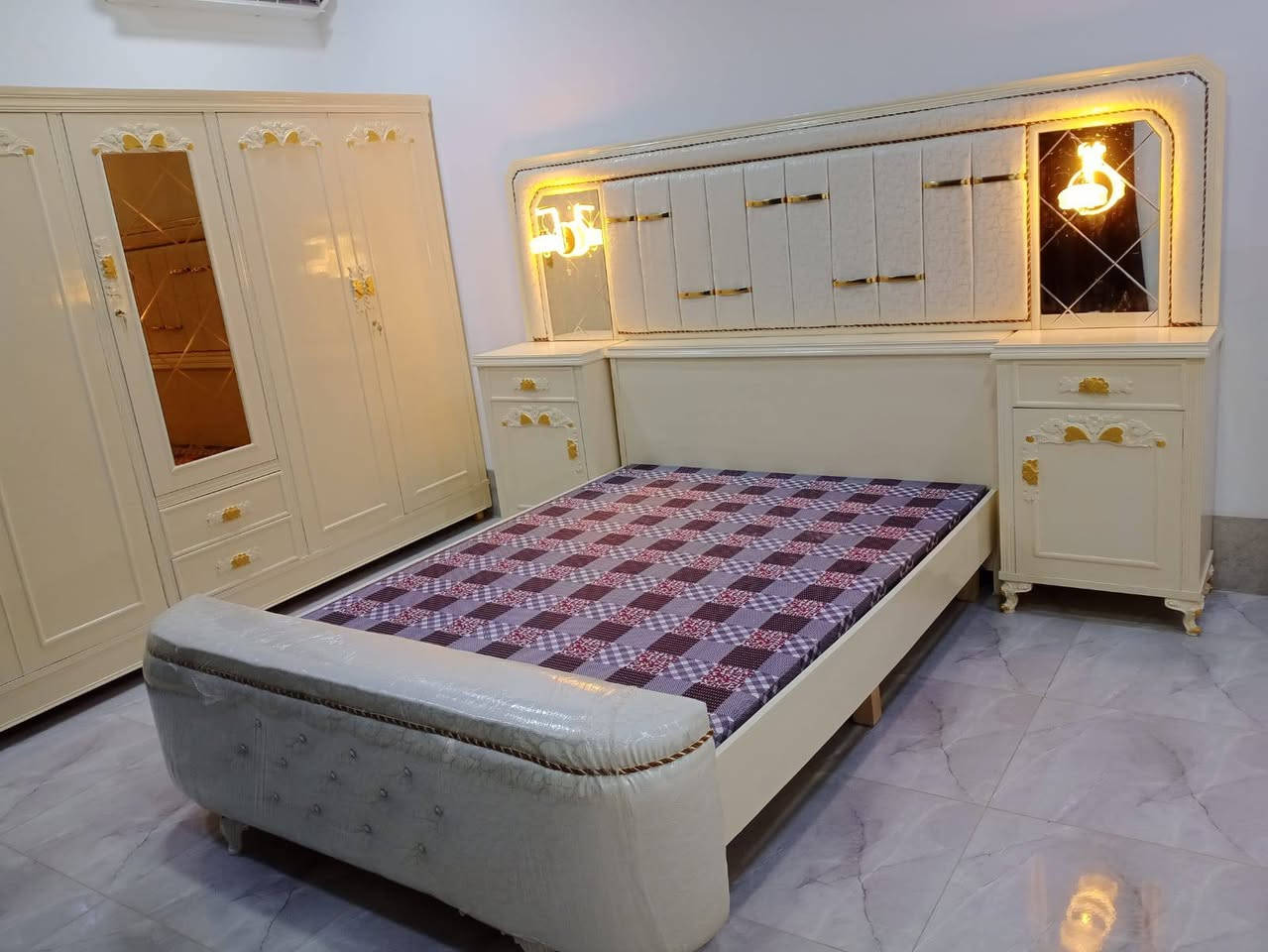 كما وعدناكم على كل ماهو جديد وجميل من معمل نجاره الطارق الشرقاط الحي العسكري قرب القصابين باداره محمود وإخوانه وبأسعار مناسبة شعارنا الدقه في العمل////***********/////***********
