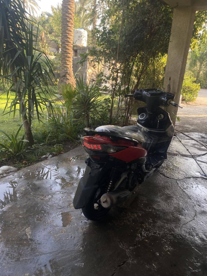 السلام عليكم سكنس لد 13 تحتاج ترتيب للبيع متواجد ***********     السعر 400 وبيهه مجال
