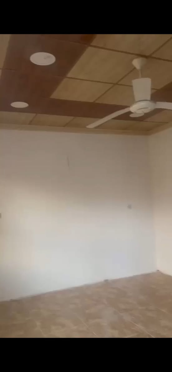 الدار للبيع 🏠/دهوك - فايدة
العنوان:دهوك - فايده  _ قرب جامع موسى رشي

•الدار جديد  طابق واحد ، يحتوي على 2 غرف نوم غرفه سويت و استقبال وصحيات ،،
 سعر : 350 ورقة و مجال 
مساحة البيت. : 125 متر 
•الواجهه شمال 
• مع قطعة ارض ركن: مساحة 125 متر 
• الواجه : شمال غرب

رقم كورك / واتساب : *********** 

•ناف و نيشان :  دهوك - فه يديى نيزيك مزكه فتا موسى ره شي . 
سعر 350 ورقة و مجال 
خانيى يى نيى ئيك طابقه بيك دهيت ژ 2 غورفيت نفستني ئيك سويت و استقبال و صحيات.. 
مساحة : 125 متر واجهه شمال .. 
دكه ل بارجه كا عه ردى :  ركن مساحة 125 متر ، واجهه شمال غرب

رقم كورك / واتساب : ***********
