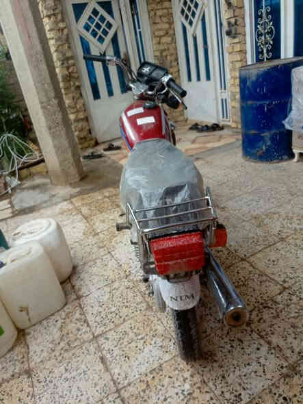 سلام عليكم  الدراجه للبيع تعمير  شاصي 14 تعمير كامل 25 السعر 700 وبيهة مجال قليل اوراقهة موجوده للتواصل *********** او مراسله الصفحه 
👈🏼موشراي لاتراسلني وتعبني👉🏼
