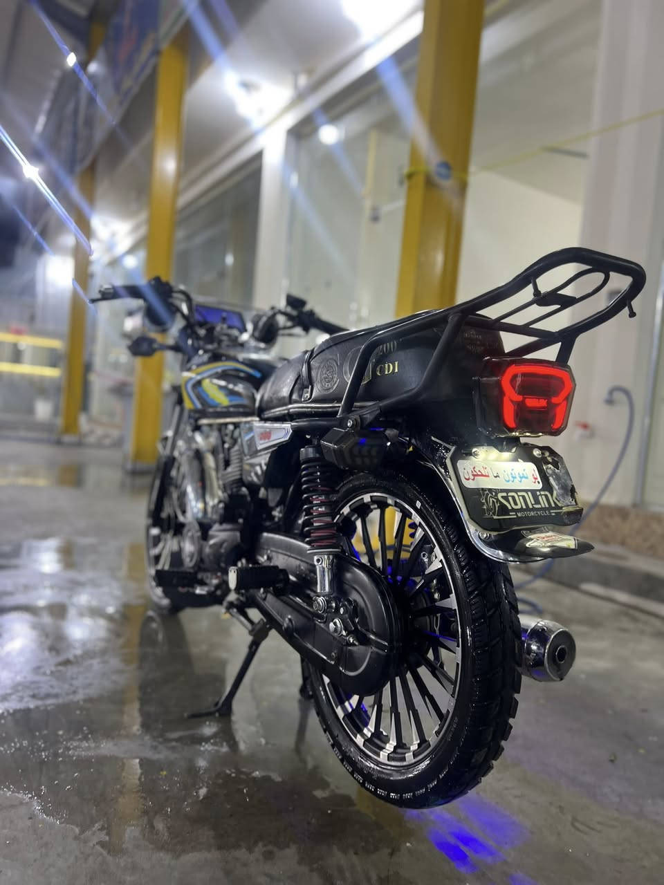 سلام عليكم
سيفان موديل 25 كفاله عامه 
محرك 200c
أوراق كامله 
مكان ديالى كنعان 
شراي يتصل ***********
سعر 750
