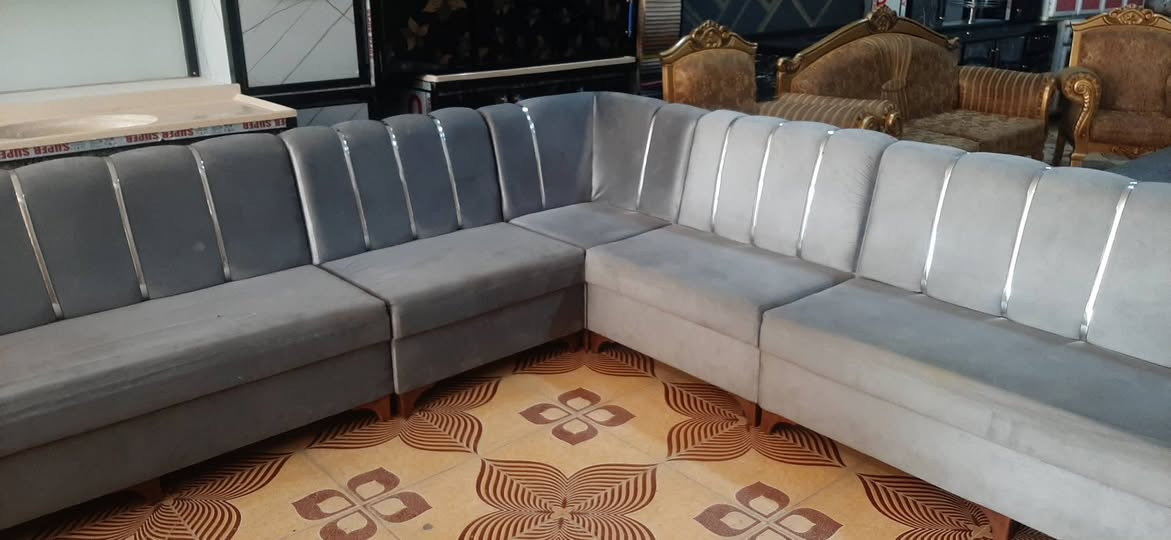 معرض العماد//ديوان تفصال مستخدم نضيف اي عيب مبي للأستفسار ***********//*********** كركوك, العراق
