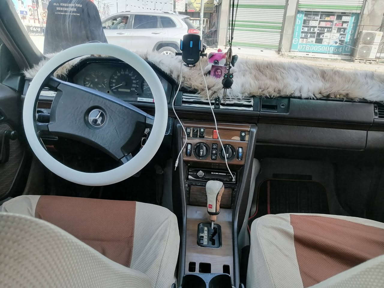 السلام عليكم مارسدس دب 300Eالسيارة مكينة 2500ديلكو وكير كفالة حدايد جديد تواير جديد قواعد بلاد غرفة جديد رقم ديالى انكليزي تريد مداور تريد وكالة راعيهة موجودة شوكت ما تريد يدارولك السنوية ساقطة 2025 السعر 48وببهة مجال ***********
