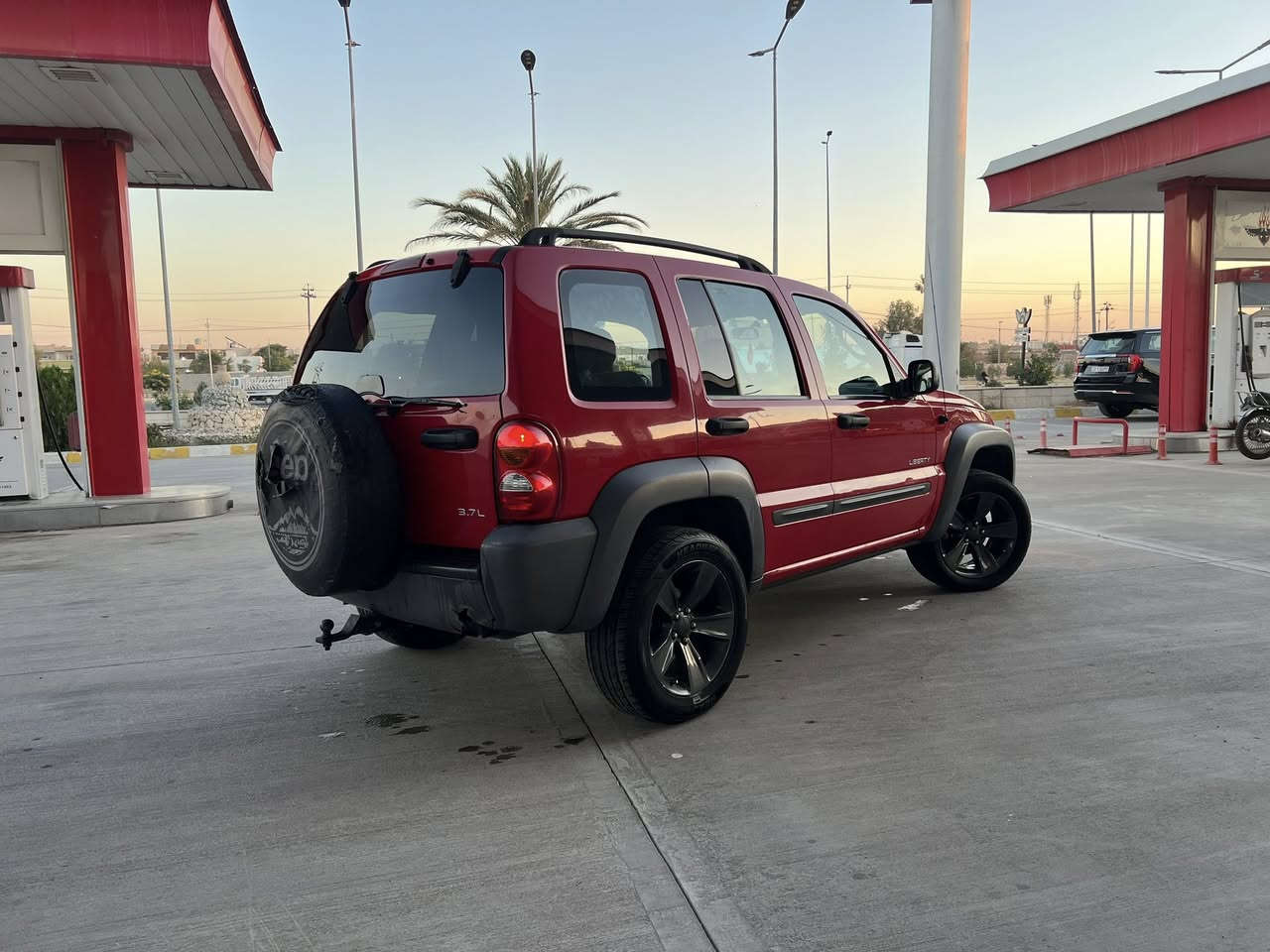 السلام عليكم
للبيع او مراوس حسب القناعه 

جيب ليبرتي 

2006 

رقم سليمانيه سنويه هزه رقم كله جديد تحويل ثاني يوم 

محرك 6 سلندر 3700 

كير محرك بشرط 

صدر امامي خلفي كله جديد 

السياره بيها شويه معجون بل قماره ومكانات صبغ انطيك عام 

السعر 65 وبيها مجال قليل 

مكان كركوك 

للاتصال ***********
