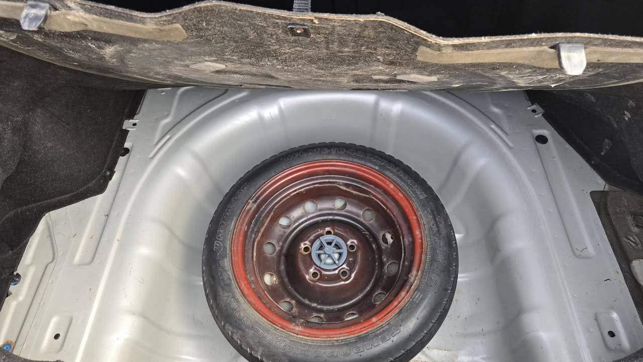 هۆندا ئاڤانتی 2008بی دەحم بێ لێدران مەکینە 16دکشن بەرز مەرغوب سەیارە بی چاڵو شوختە  4تایەو ویلی لۆکی لەژێرە کامل مەسروف کراوا حاسەیە تەبریت ساردوو گەرم بەشەرت دووکەڵ بوخاری نیە کەڤەر گۆراوای نیە سەقفی وەک شوشە وایە شوێن ڕانیە ***********
