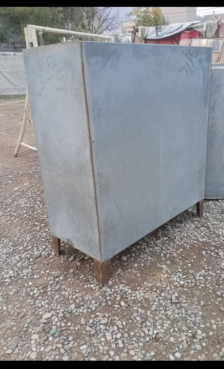 تەنکەری نوت بە زەمان بە پلێتێکی زۆر ئەستور و چاک دروست کراوە ٤ بەرمیل و نیو  نەوت ئەگرێ لە کلار بۆ فرۆشتن


**إذا كنت صاحب هذا الإعلان وتريد حذفه لأي سبب، رجاءا أرسل رسالة إلى الدعم الفني**