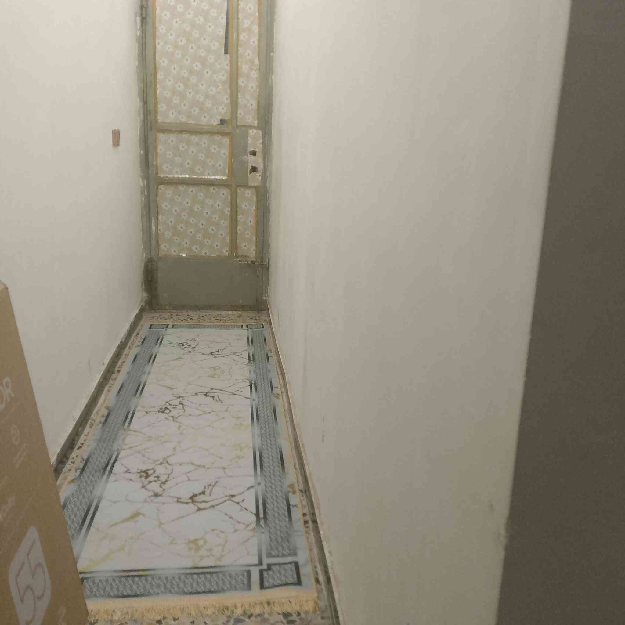 بيت للبيع بحي البساتين الضباط طابو ملك صرف باسمي مساحه 100متر تلث طوابق اربع غرف نوم مع الخدمات بكل طابق للتواصل الاتصال على الرقم ***********
