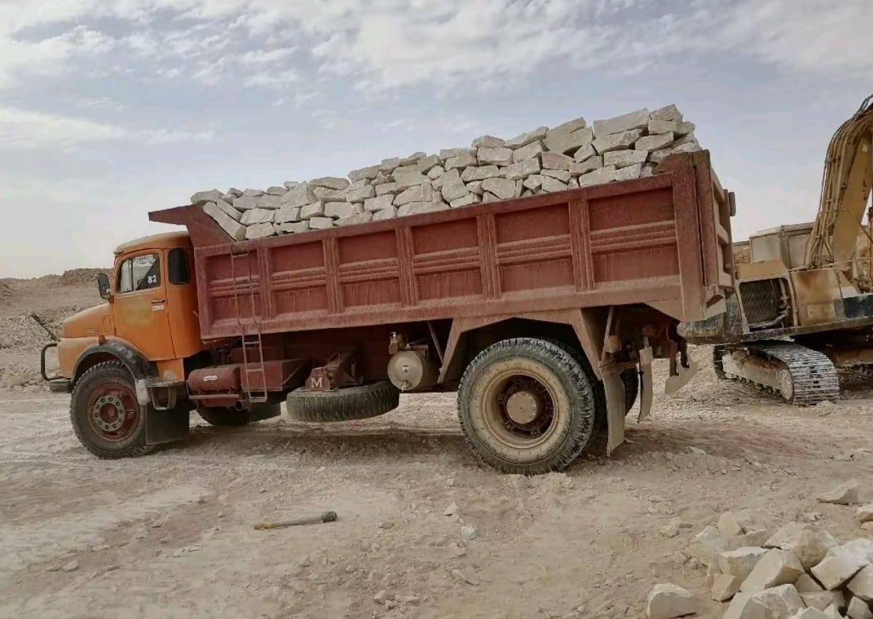 يوجد عندنا حجر درجة اولى يوجد رمل درجة اولى يوجد حصو درجة اولى يوجد جص رمادي درجة اولى ***********
