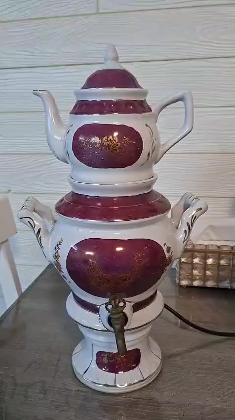 ئە و سە ماوە رانە بۆفرۆشتن بیعە یبن نە وتیە کە نرخ70هە زار سپیە کە 20هە زار سورە کە 25هە زار ئامیری قاوە 20هە زار شوین هە ولیر***********
