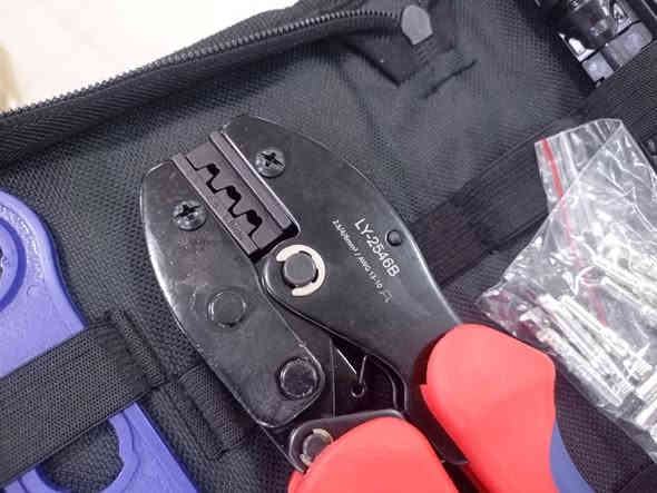 كود 91278
كابسة فيش خاص للطاقة شمسية نوع cm4 مع بلايس كتر و قاشطة و 5 فيش تجي داخل جنطة قماش .
سعر: 22 الف 

للاستفسار راسلنا على ماسنجر أو واتس اب 
***********
***********
