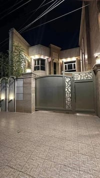 دار للبيع المساحه ٢٤٠ متر  الابعاد ٨ في ٣٠ متر  الموقع البنوك مربع الك...