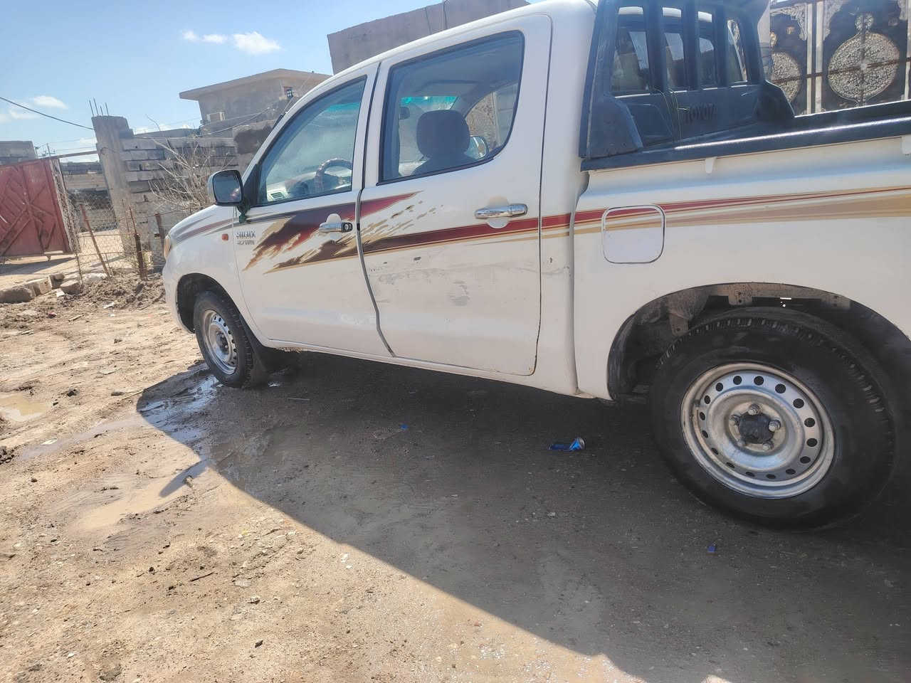 سلام عليكم سيارة للبيع فلونزه 2006 مكفول مكينة وشاصي من ضرابه سعر 115
بيها مجال رقم ***********
