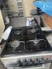 ، طبّاخ 4 عيون ، مع المنظم والصوندة ، السعر 100 ألف وبي مجال ، للاستفس...