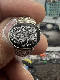 حجر • كتابة • اكسسوار شخصي