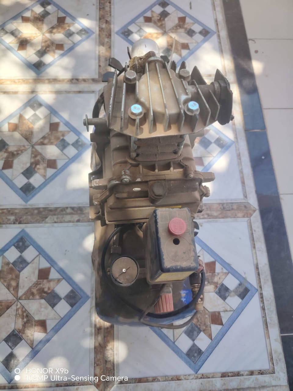 بسم الله الرحمن الرحيم 
كمبريسر هواء بطل طافي ابيع فحم عاطل السعر ٢٢
للاستفسار **********************
يوجد توصيل للمحافظات
