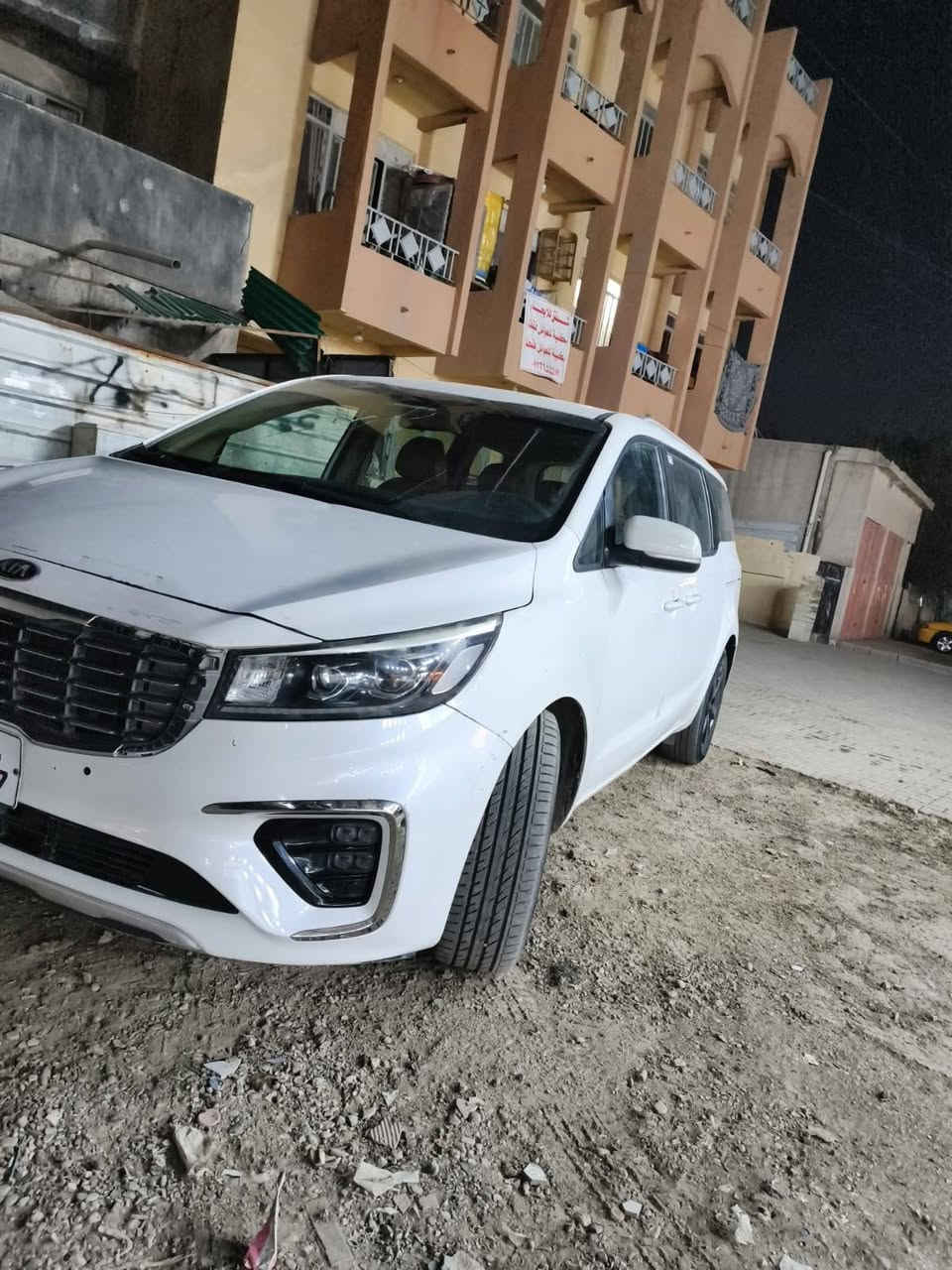 سلام عليكم..   kIA CARNIVAL
المواصفات.. 

موديل 2019

1-وراد خليجي لون ابيض 

2-محرك 3500 دوش

3-كير اوتو+عادي 

4-نضام ECO تقليل وقود 

5-لايت LED 

6-بك لايت LED

7-شاشة +تحكم ستيرن 

8- حساسات خلفية 

9-تبريد 3 قطع تدفئه 

10- دوشمة مقاعد جلد 

11- اشاير بلمري 

تفاصيل سيارة بيها 4 قطع صبغ ابيع حزام محرك كازكيت مبدل 

منظومة غاز ⛽ رقم بغداد مكان السياره بغداد الدورة السعر 155
***********

