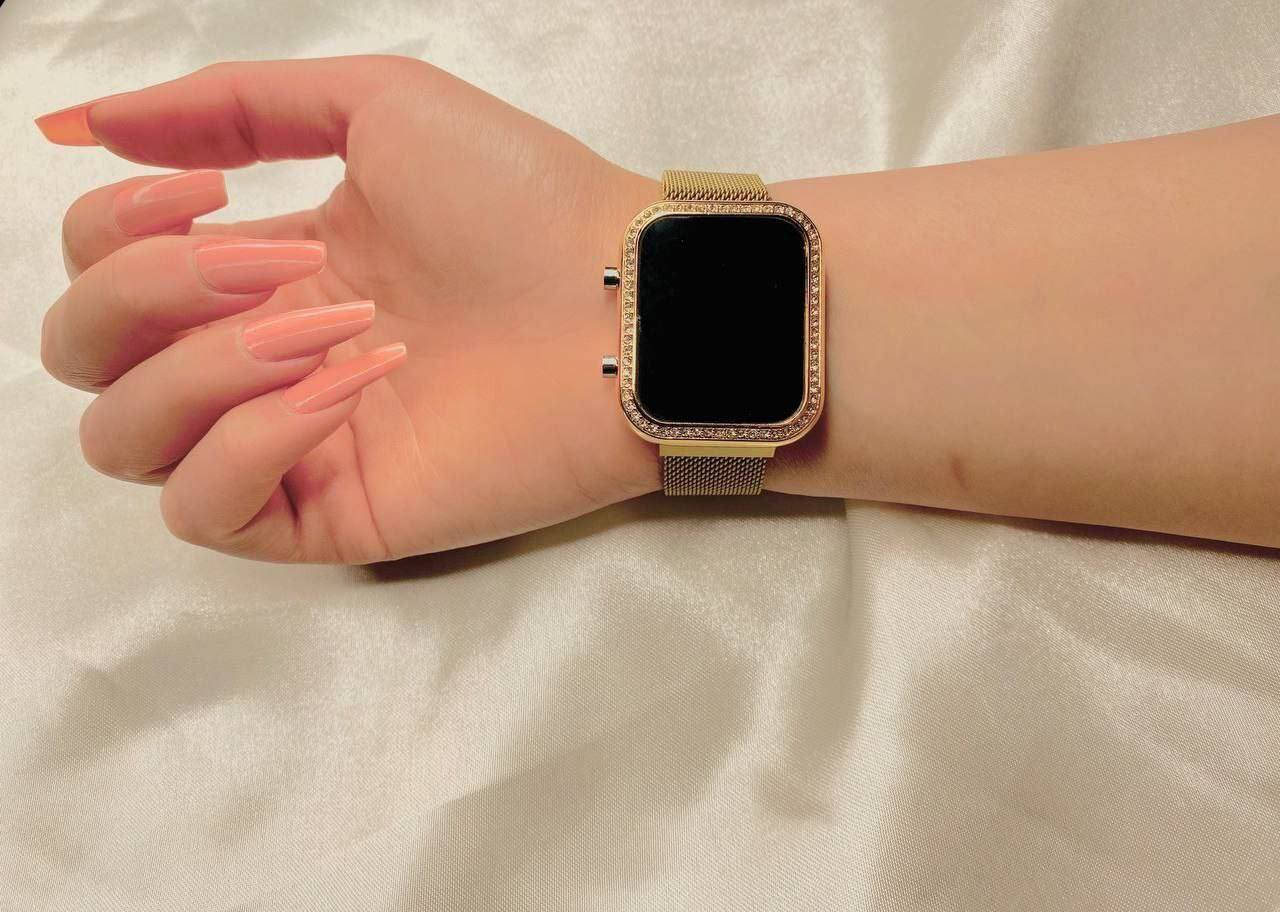 💛أينما وضعَت يديها تصبهُ بالرَبيع💛
ساعة نسائية الكترونية جميلة😍

ستانلس ستيل طلاء ثابت 

لون ذهبي اطار دائري كرستال لماع ✨

قفل مغناطيسي يناسب جميع احجام اليد 

السعر  : 10 الآف


**إذا كنت صاحب هذا الإعلان وتريد حذفه لأي سبب، رجاءا أرسل رسالة إلى الدعم الفني**