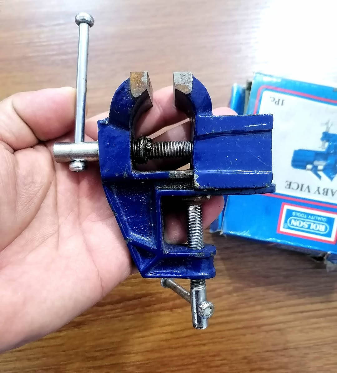 منكنة انكليزية قديمة حجم صغير جديدة غير مستخدمة
متوفر توصيل


**إذا كنت صاحب هذا الإعلان وتريد حذفه لأي سبب، رجاءا أرسل رسالة إلى الدعم الفني**