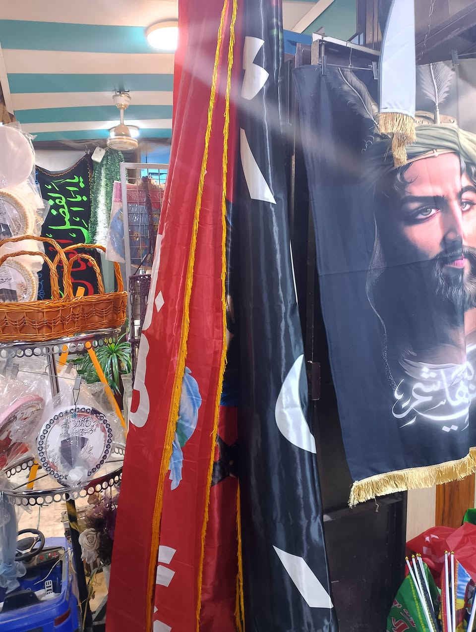 السلام عليكم يوجد رايات وقطع ثري دي الزعفرانية السوق القديم مجاور المستشفى *********** واتساب توجد غراض كثيرة موجودة
