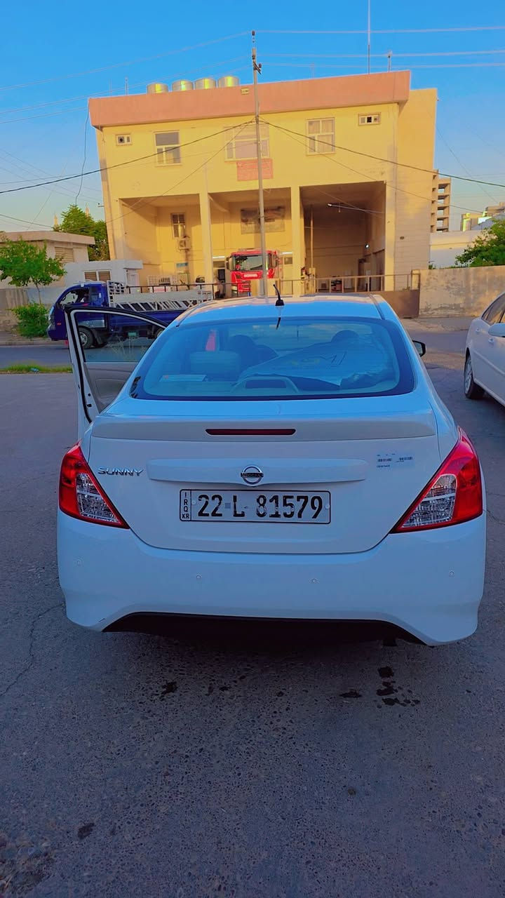بە کوردی
**Nissan Sunny بۆ فڕۆشتن** 🚗✨
 * **جۆر:** نیسان سەنی (سفری هەولێر)
 * **دۆخ:** زۆر پاکە و ماڵی دوستە
 * **بۆیاخ:** بەبێ صبغ، بەبێ تەزرە و دەرزی و قەپ و قۆپ، تا بڵێی خاوێنە.
 * **مەرجەکان:**
   * هەموو شتێکی بە شەرتی فەحص و پشکنین.
   * بە شەرتی ناوکردن (تحویل) و وەکالە.
   * گێڕ و مەکینە بە شەرت (سفرە).
 * **تایبەتمەندییەکان:** تەبرید مەرکەزی، شاشە ئایپاد.
📞 **بۆ پەیوەندیکردن:** ***********
## Arabic | بە عەرەبی
**نيسان صني للبيع** 🚗✨
 * **الحالة:** نيسان صني (زيرو أربيل)، بحالة الممتازة جداً ونظيفة للغاية (سيارة بيت).
 * **الصبغ والبدن:** بدون صبغ، بدون ضربات طق، خالية من التدريز أو أي أثر صدمات، نظيفة جداً.
 * **الشروط والتعهدات:**
   * بشرط الفحص الكامل.
   * بشرط التحويل والوكالة.
   * كير ومكينة بشرط الشركة (زيرو).
 * **المواصفات:** تبريد مركزي، شاشة آيباد.
📞 **للتواصل والاستفسار:** ***********

سعر ١١٩
