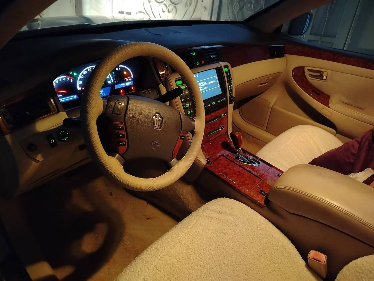 2006براوه ٢دوكمه بجوك به كه وره شاشه وكاميره كامل مه سره ف كراوه 
سعر 43قوفلي 
***********
***********
