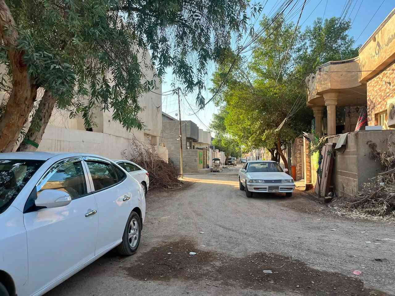 للبيع دار طابقين سند زراعي 

المساحة ٢٠٠ متر

السعر ١١٠ مليون وبي مجال 

الموقع - حي الامير الزراعي - خلف الصيدليه الاولى - قرب دار احمد الشيخ البلداوي 

يحتوي على 

١- طابقين ٤ غرف نوم 

٢- صاله مفتوحه 
٣- استقبال 
٤- مطبخ 
٥- صحيات داخلية وخارجية 
٦- كراج 
٧- حديقة 
٨- سيراميك جداري وارضي 

للاستفسار اتصل على *********** - ***********
