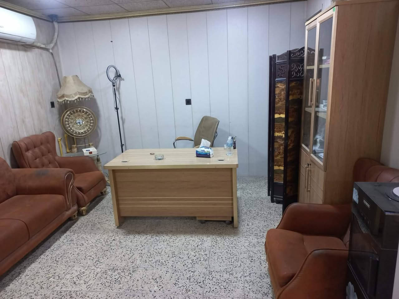 السلام عليكم اغراض معهد للبيع كلمن وسعره للاستفسار الاتصال على واتساب ***********
