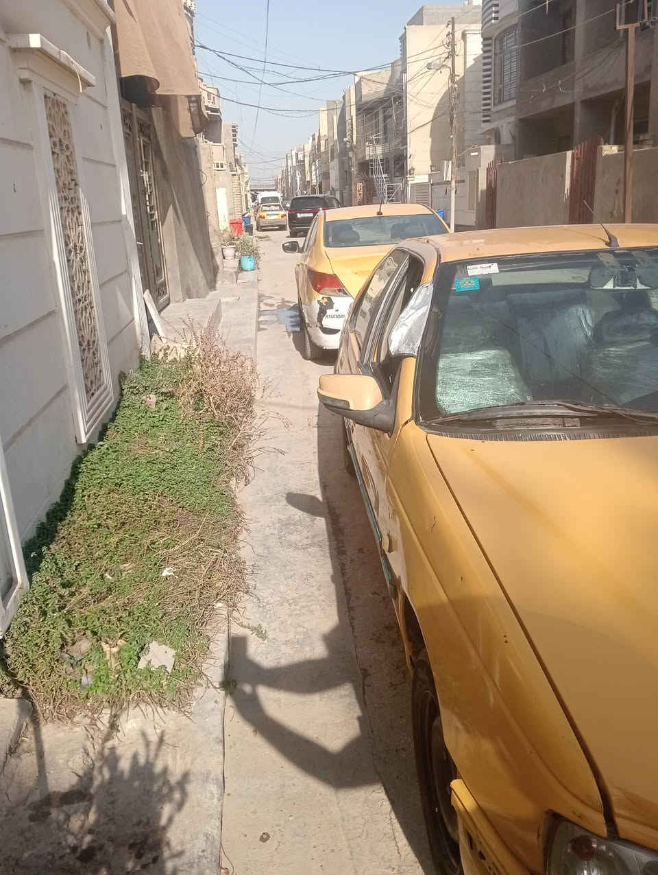 سلام عليكم 
بيجو بارص 2015
رقم انكليزي
صدر جديد 
كير كفافه 
محرك مكفول 
ارضيه ام دوشمه 
تبريد ثلج 
سياره بئسمي 
سياره رايده 45 بيه مجال الطيبن حك 
***********
