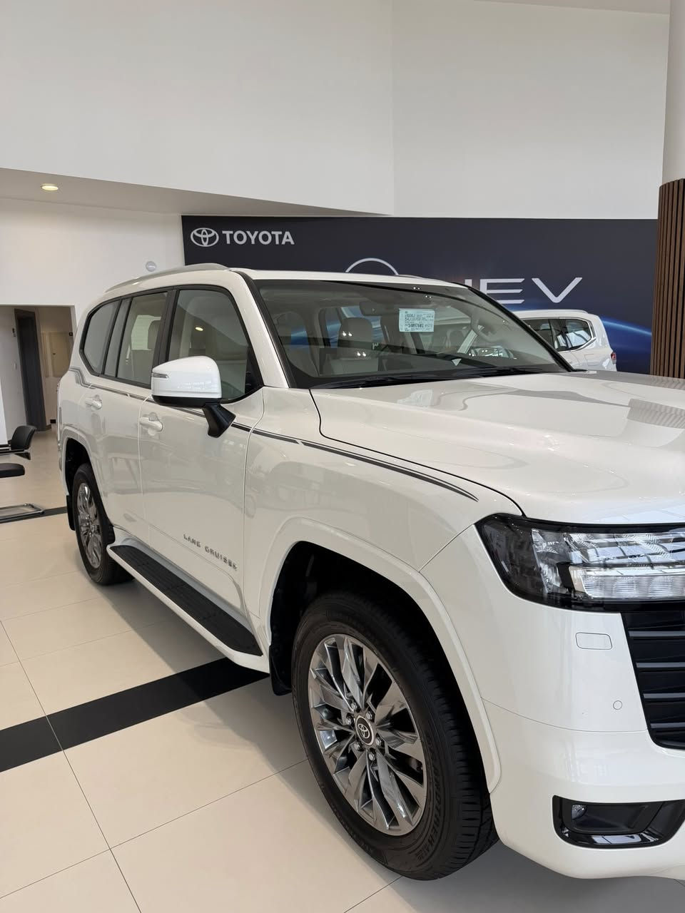 لاند كروزر ٢٠٢٥ صفر كيلو متر GXR 
محرك ٤٠٠٠ تنفس طبيعي 
ضمان تويوتا العراق 
للحجز والاستفسار 
***********
