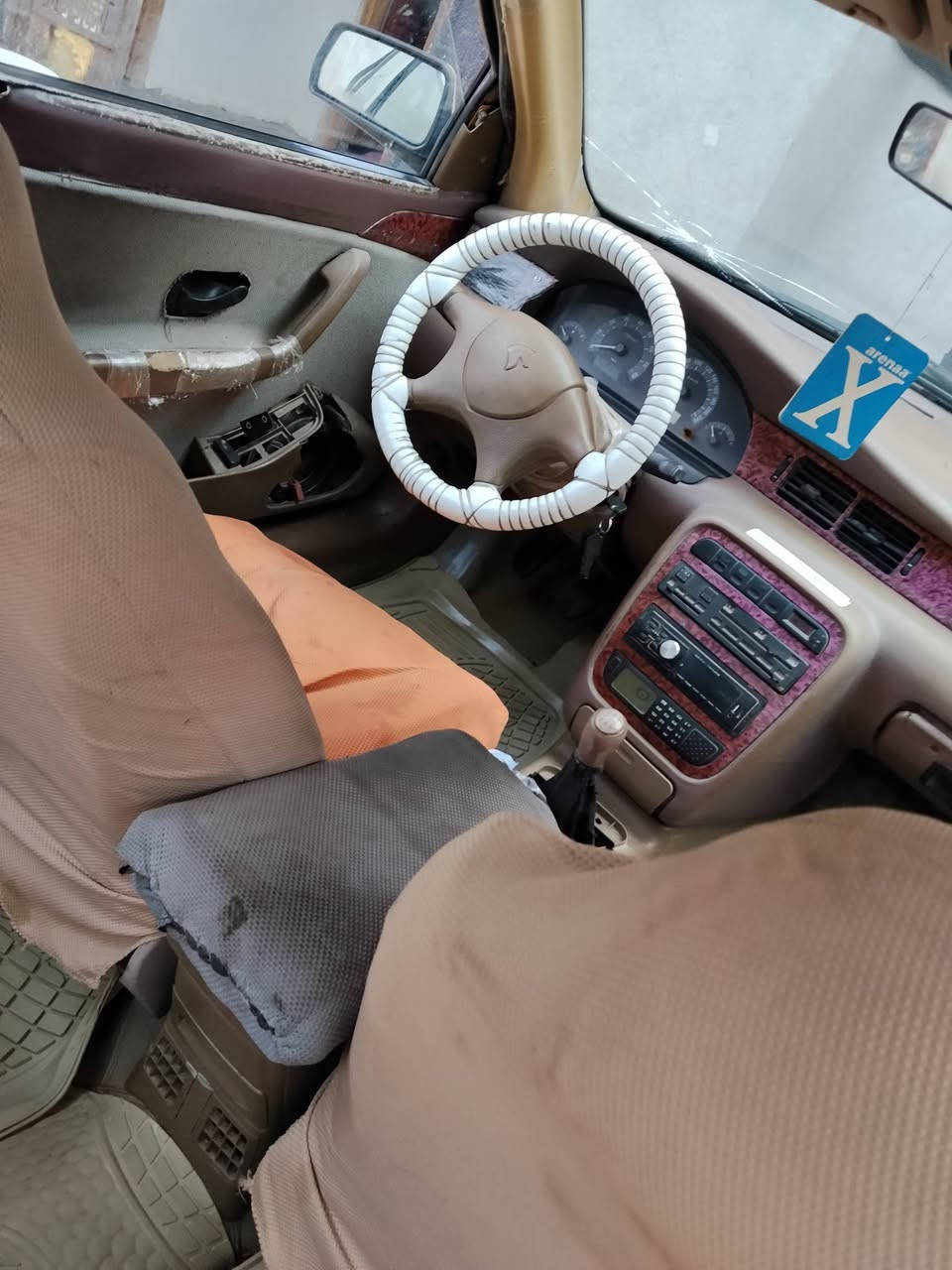 السلام عليكم سياره سمند للبيع سياره جاهزه من كل شيء بيها ملاحظات بسيطه والبدي شوف العين السعر 20 وبيها مجال بسيط هذا رقمي متواجد على الواتساب *********** وانا بخدمه الشراي المكان البصره الجزيره شارع حي الرايه
