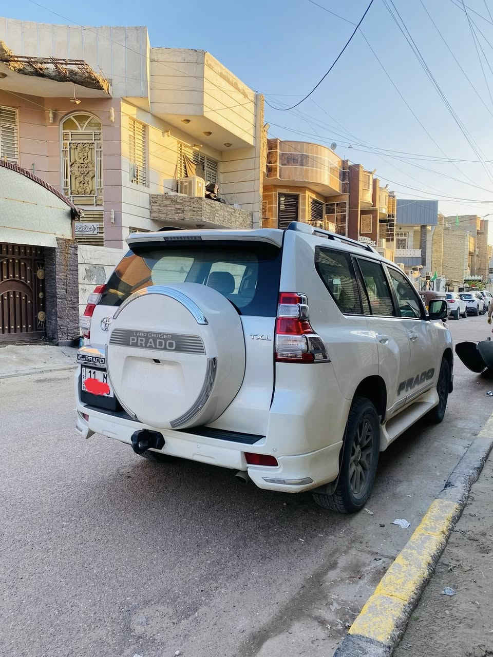 السلام عليكم
برادو موديل 2015
كفاله من الصبغ بيها بارد بالباب عكس السايق سونار موجود بالمنشور 
فول 1 ع 1
6 سلندر ماشيه 66 الف حقيقي 
جديدة السياره وبالعافيه ع الياخذهة
سعرها 300 رقم بغداد بأسمي تحويل مباشر مكان سياره بغداد البلديات 
للاستفسار ***********
